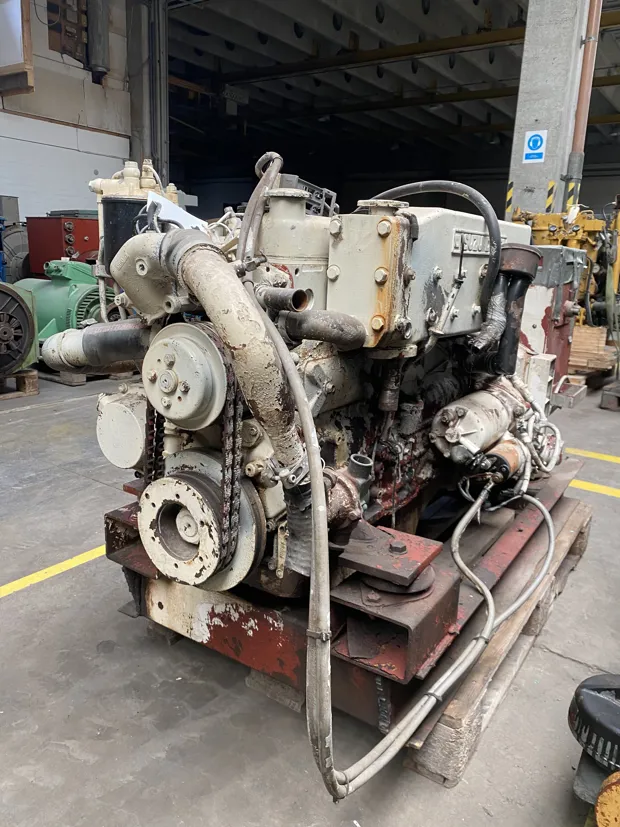 Image 2 of 5 - Isuzu