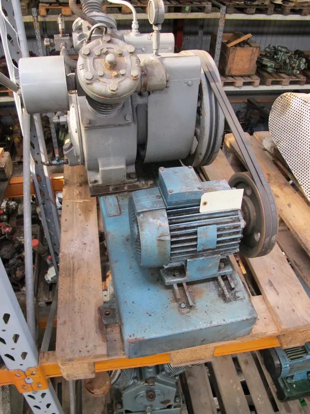 Image 1 of 4 - Ingersoll-Rand - 7T4