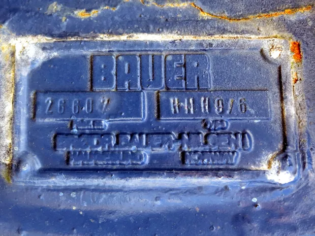 Image 5 of 5 - Split winch