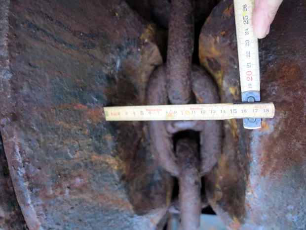 Image 5 of 5 - Anchor winch