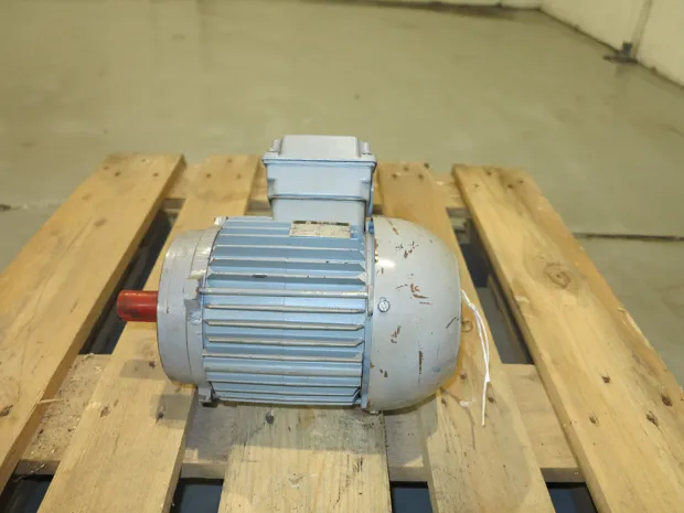 Image 2 of 3 - Server - ZK 90 S 6