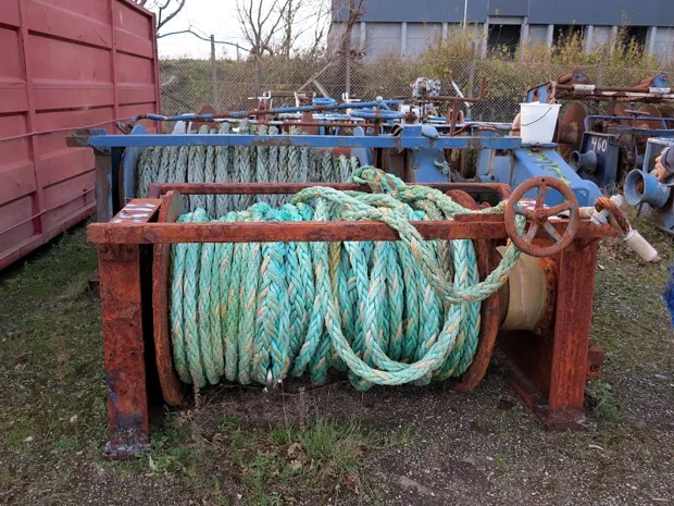 Image 1 of 2 - Trawl winch