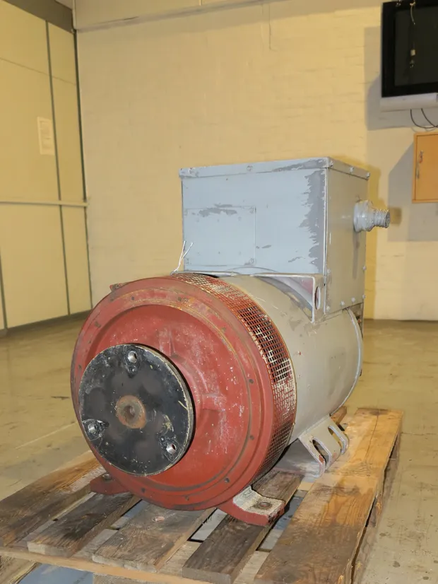 Image 4 of 5 - Mecc Alte Spa - ECO34-2LN