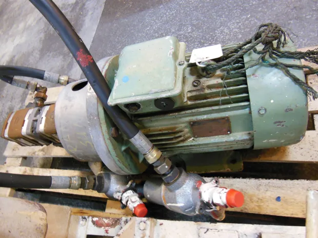 Image 1 of 4 - HP273