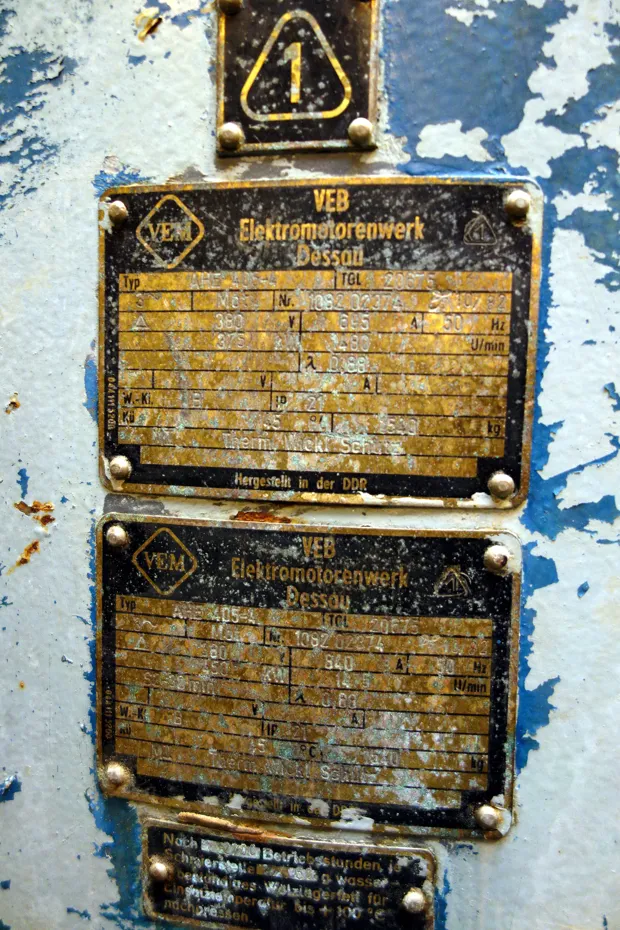 Image 2 of 2 - VEM - AHE 405-4