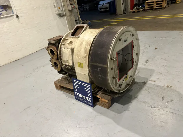 Image 8 of 9 - ABB - VTR 304-P11