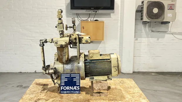 Image 1 of 9 - HP1027