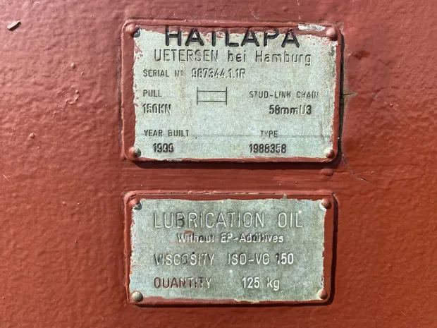 Image 11 of 11 - Anchor winch