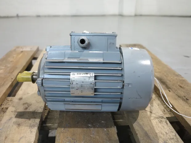 Image 1 of 3 - Server - 1.ZK 90 L 6