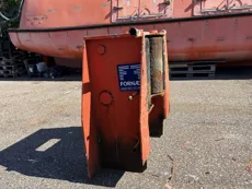 D834