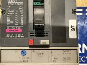 MERLIN GERIN - NS100H