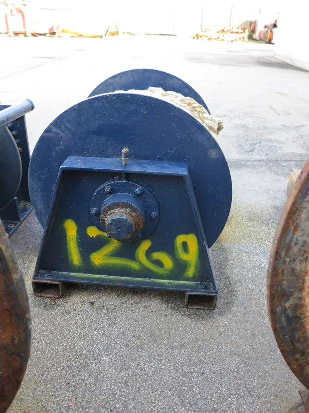 Image 5 of 5 - Tackle winch