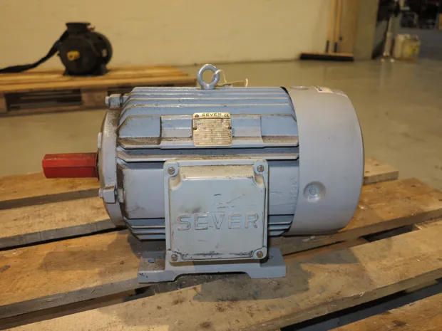 Image 1 of 3 - Server - 1. ZK 132 MK 6