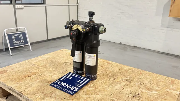 Image 2 of 10 - Parker - 22PD220QBT1KG161