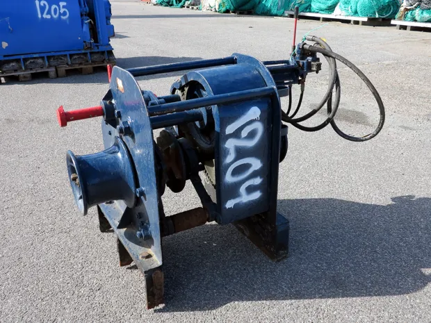 Image 2 of 6 - Anchor winch