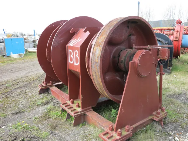 Image 6 of 10 - Anchor winch