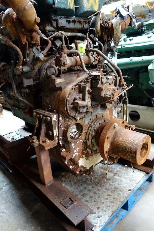 Image 1 of 2 - Nissan - 77L0133