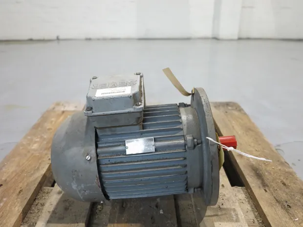 Image 1 of 3 - Server - ZK 100 L-6