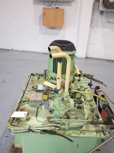 P163