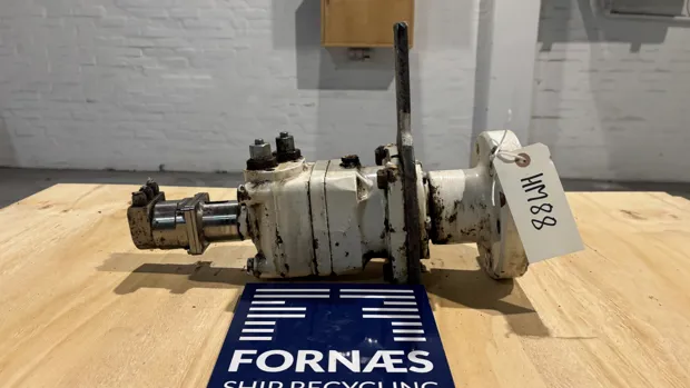 Image 5 of 13 - Danfoss - OMT 160 T