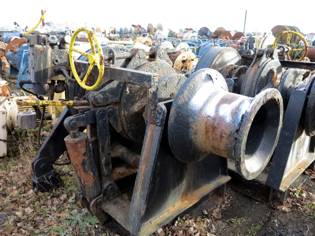 Image 2 of 5 - Anchor winch