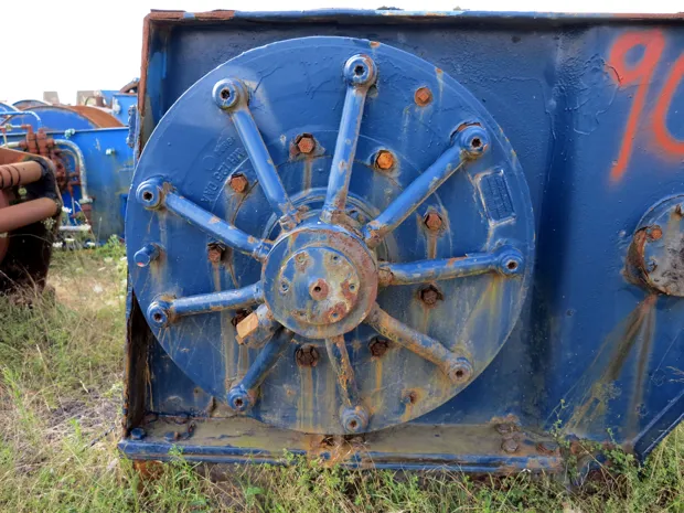 Image 4 of 5 - Split winch