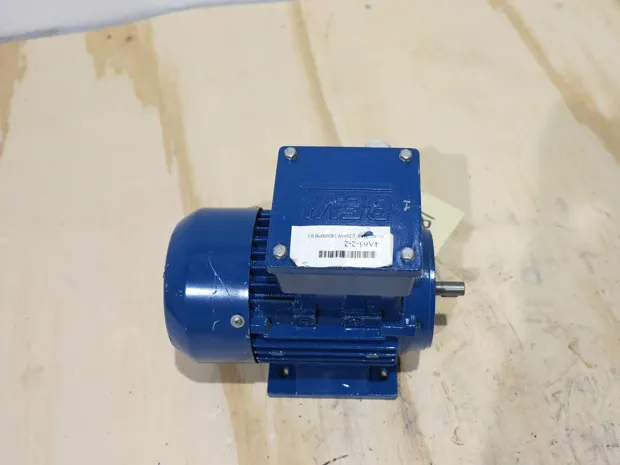 Image 2 of 4 - Bevi - 4A 632-238