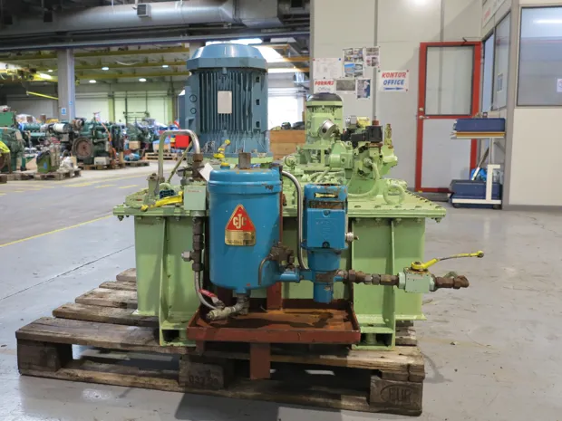 Image 3 of 6 - HS296