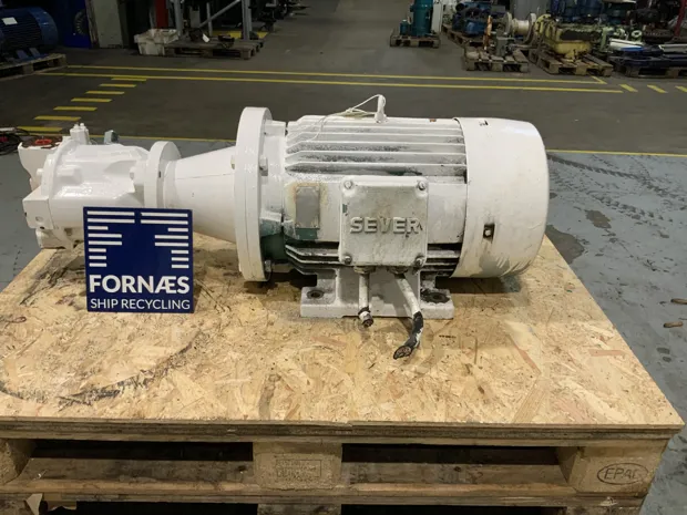 Image 3 of 7 - HP1033