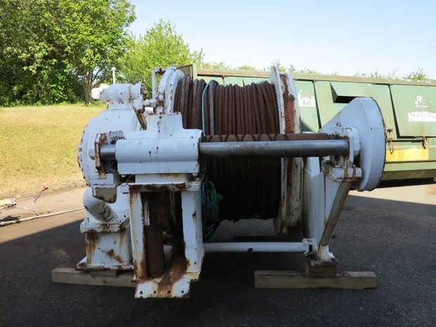 Image 1 of 6 - Trawl winch