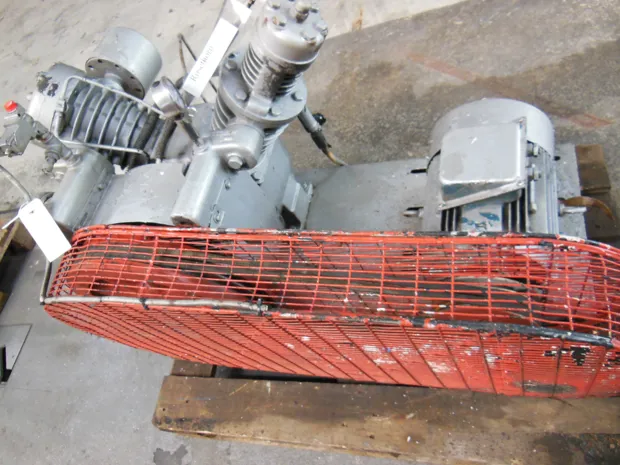 Image 2 of 4 - Ingersoll-Rand - 7T2