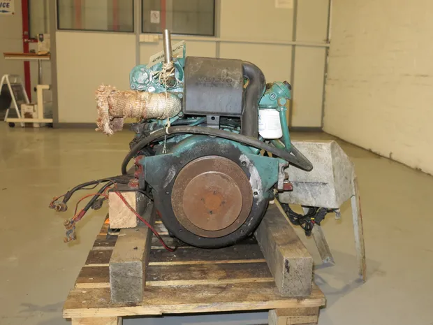 Image 4 of 6 - Volvo Penta - D1-30F