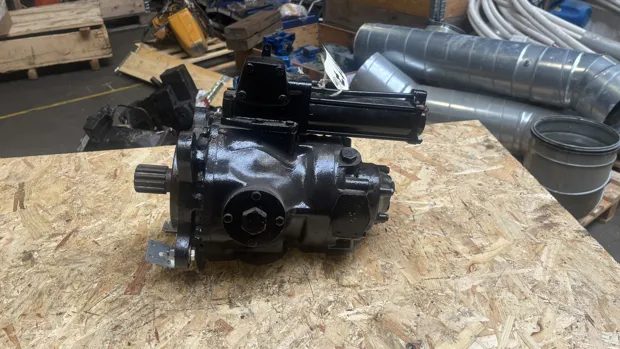 Image 2 of 10 - HP897