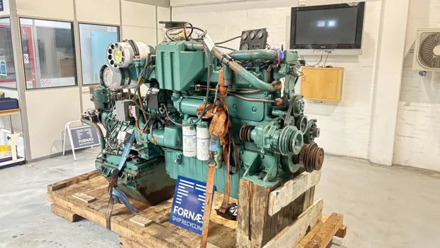 Image 2 of 11 - Volvo Penta - TAMD122A