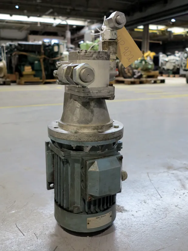 Image 2 of 5 - HP902