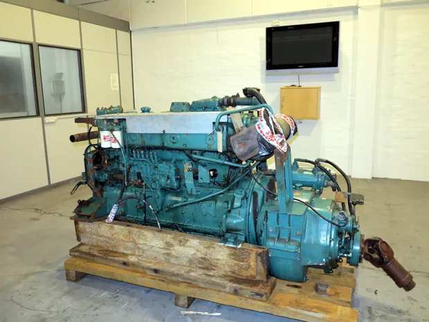 Image 3 of 5 - Volvo - TAMD 121C