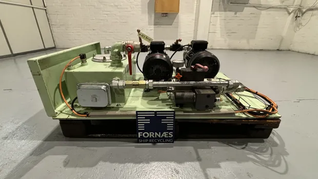 Image 4 of 9 - HS305