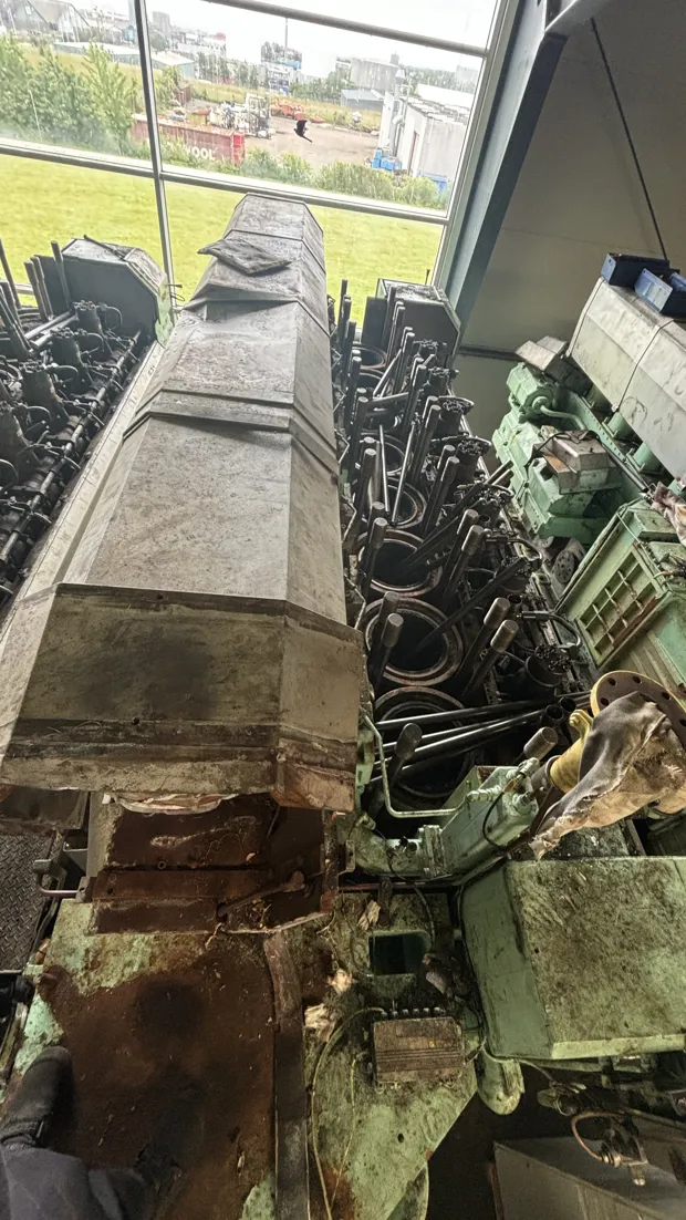 Image 3 of 8 - Wärtsilä - W8L32