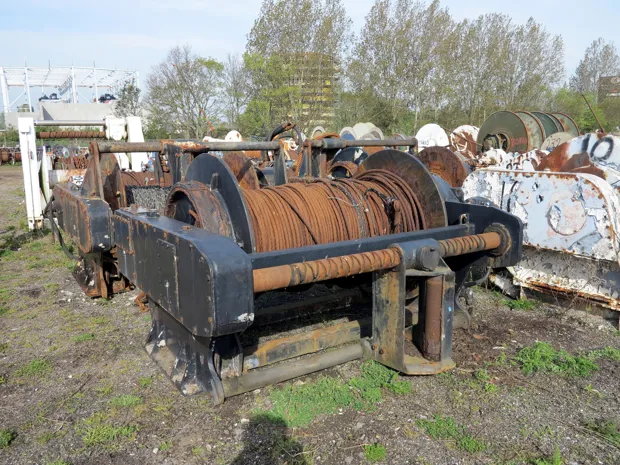 Image 4 of 6 - Trawl winch