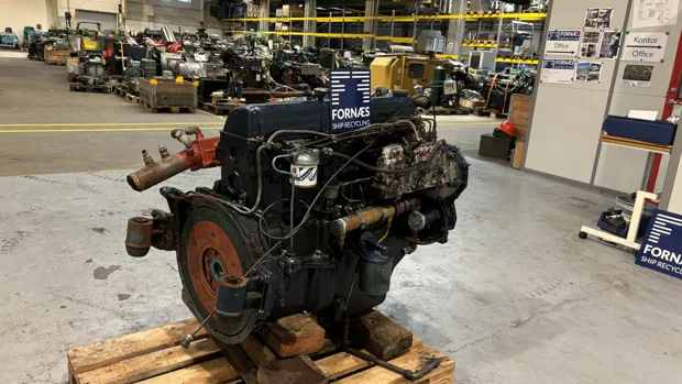 Image 6 of 7 - Ford - 826E