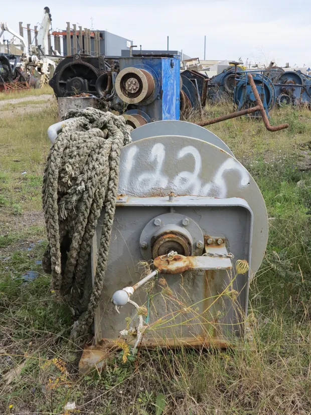 Image 4 of 4 - Trawl winch