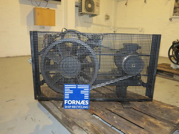 Image 2 of 4 - Espholin - H2