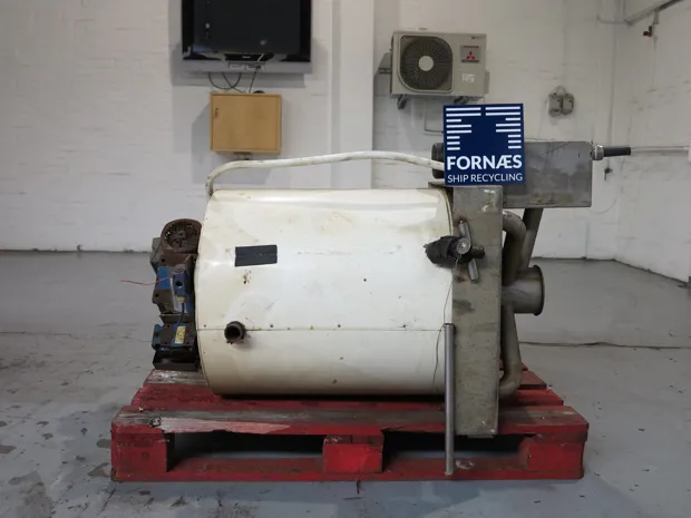 Image 1 of 5 - GENEGLACE  - F100 M Icemachine/ icegenerator