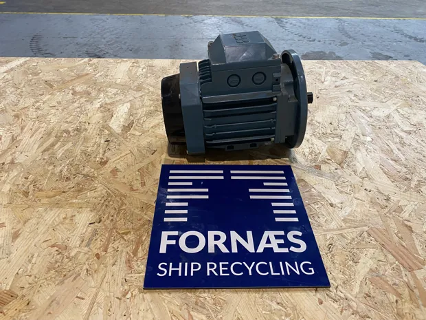 Image 3 of 5 - ABB - M2AA 071B-2