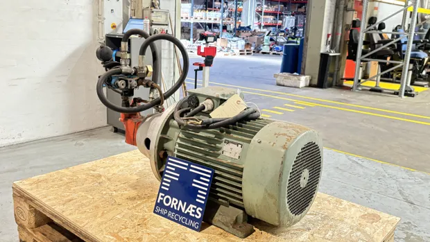 Image 3 of 8 - HP172