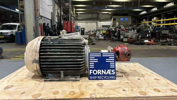 Image 7 of 13 - HP983