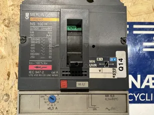 MERLIN GERIN - NS100H
