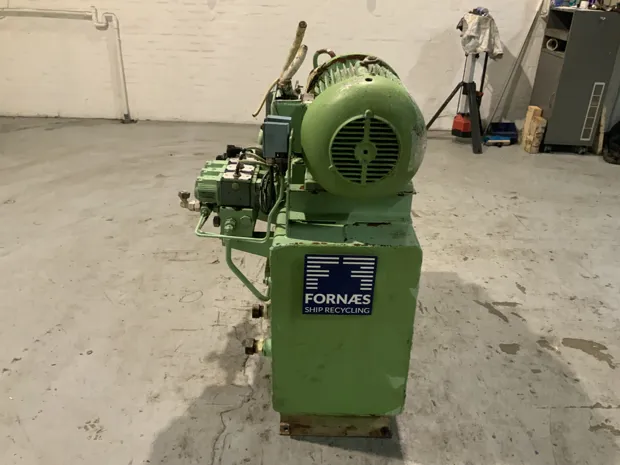 Image 4 of 9 - HS330