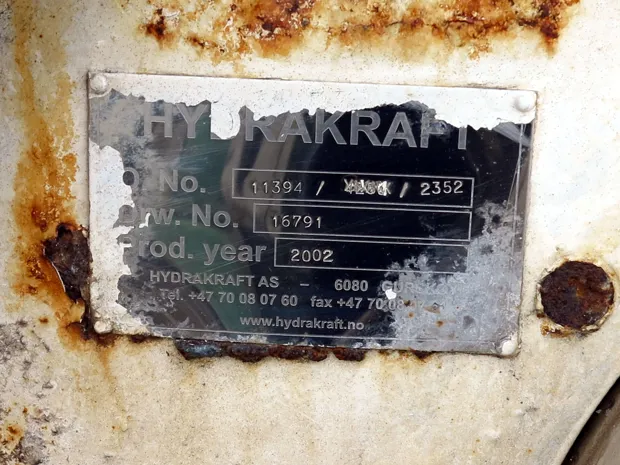 Image 4 of 4 - Mooring winch