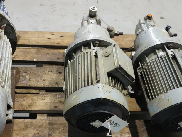 Image 3 of 5 - HP961